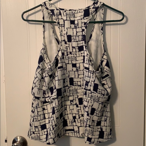 Razor back top - Picture 3 of 3